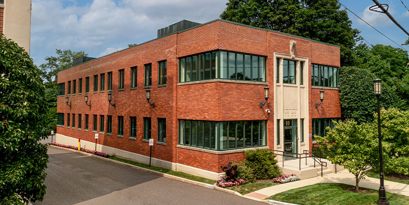 10-Glover 10 Glover Outside View