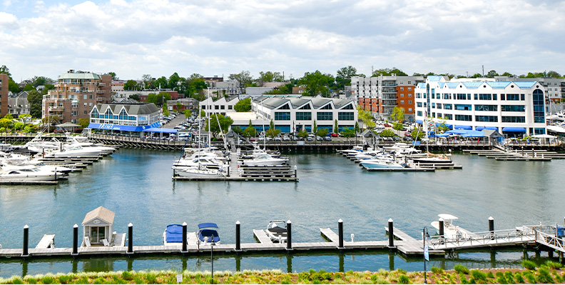 WATERFRONT RESTAURANTS & BOARDWALK PROMENADE_ Waterfront Restaurants and Boardwalk Harbor Landing Stamford, CT